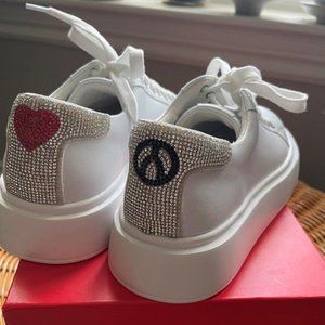 WishBone Sneakers Womens 7 - Never Worn with Box